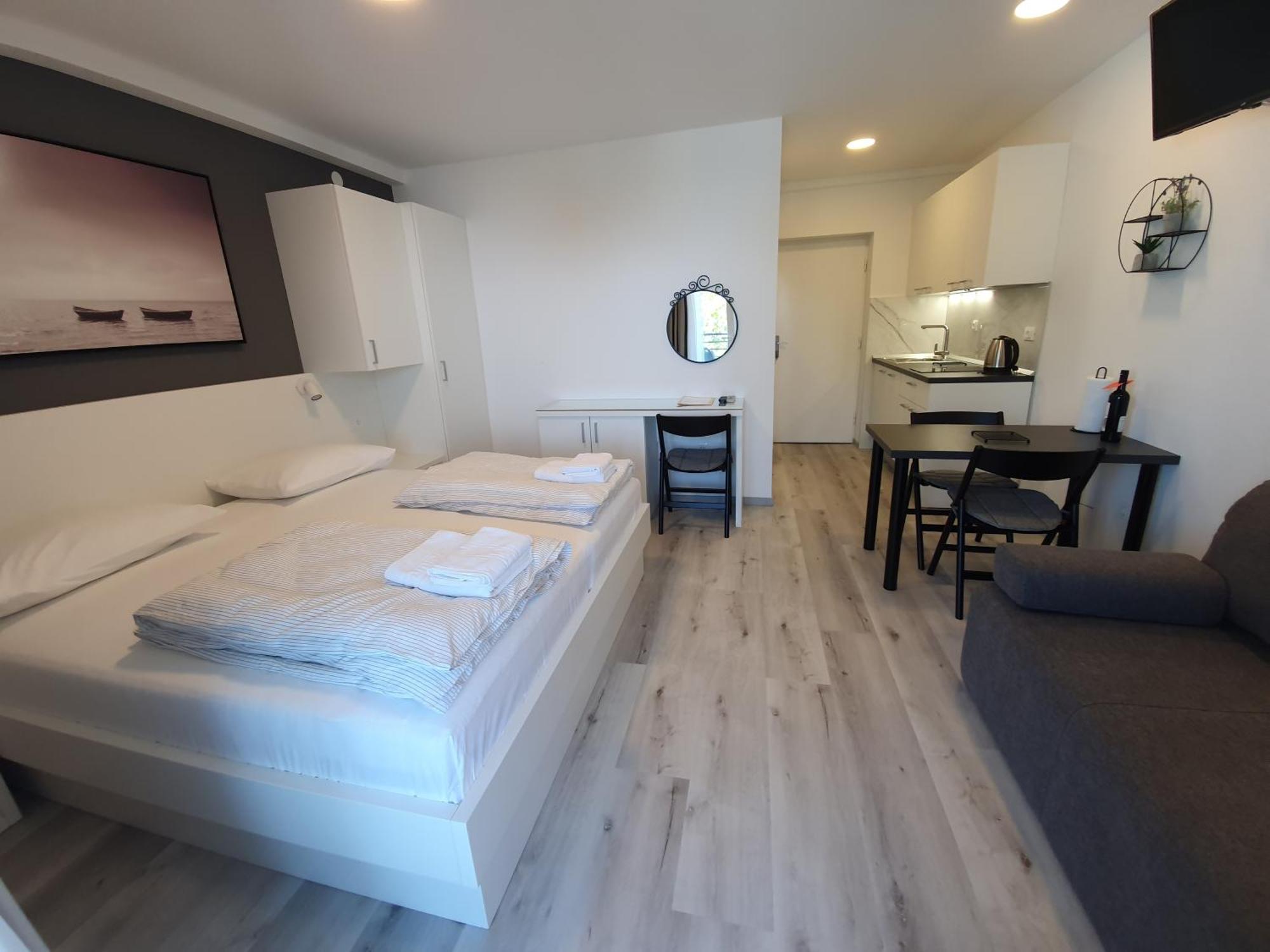 Apartments&rooms by the sea Baska Voda, Makarska - 2578 Rum bild
