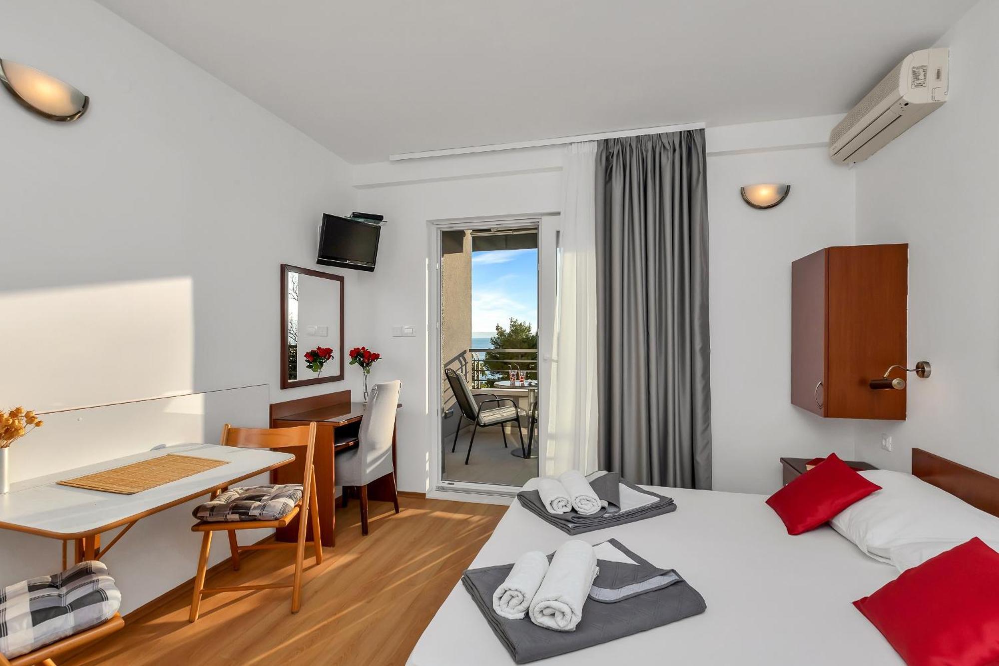 Apartments&rooms by the sea Baska Voda, Makarska - 2578 Rum bild